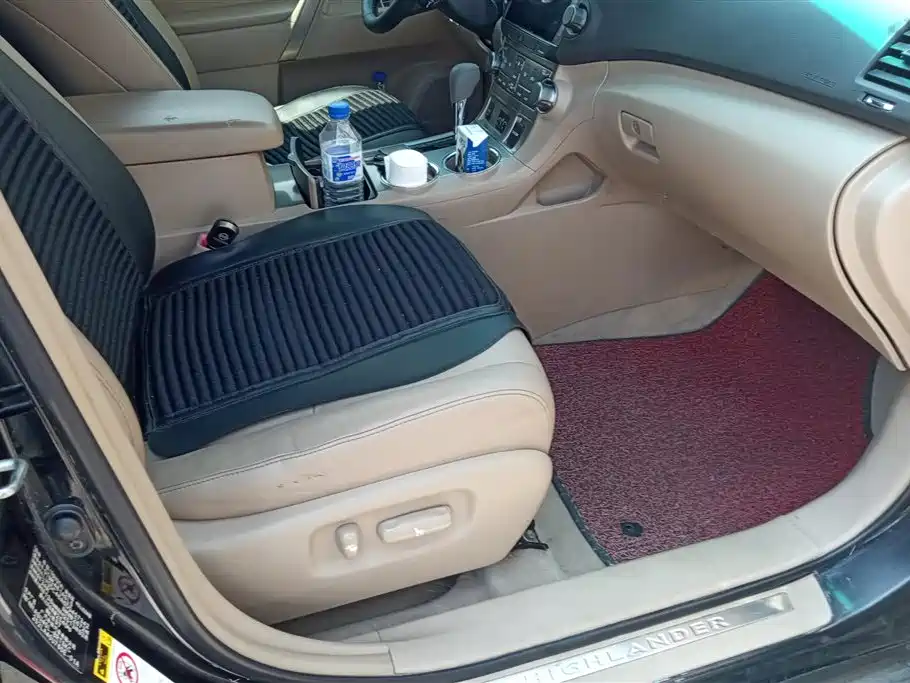 Toyota Highlander 2012 2.7L 2WD 7-Seater Luxury Edition фото 8