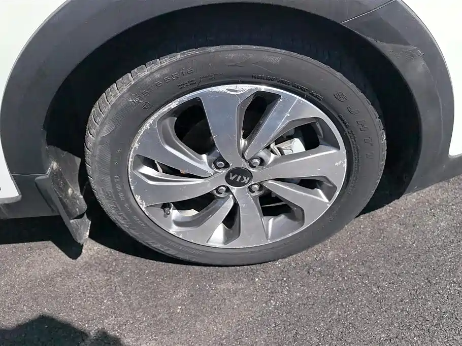 Kia KX CROSS 2018 1.6L Automatic Smart Sunroof Edition фото 6