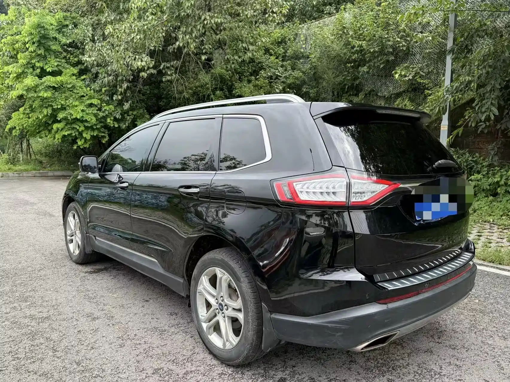 Фото 13 - Ford Edge