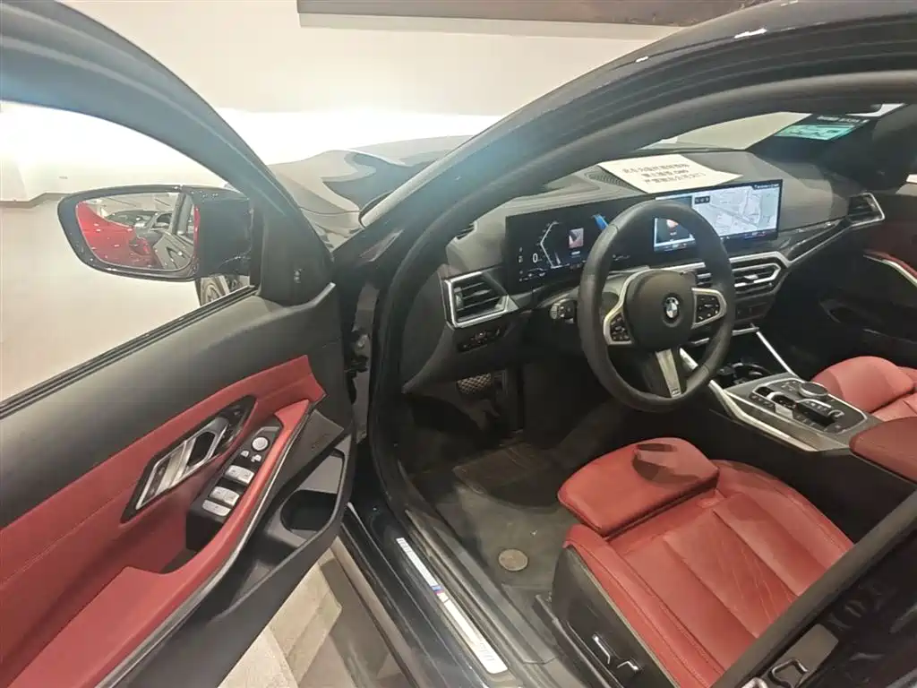 BMW 3 Series 2023 330i M Sport Shadow Edition фото 23
