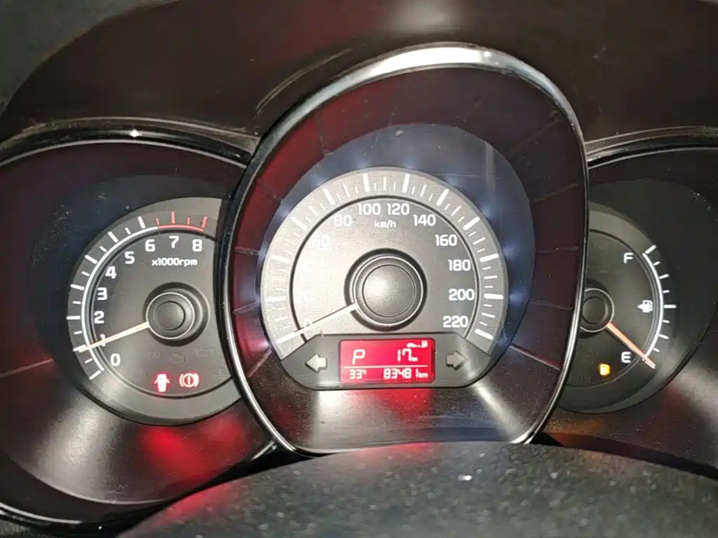 Kia K2 2017 2015 Sedan 1.4L AT GLS
