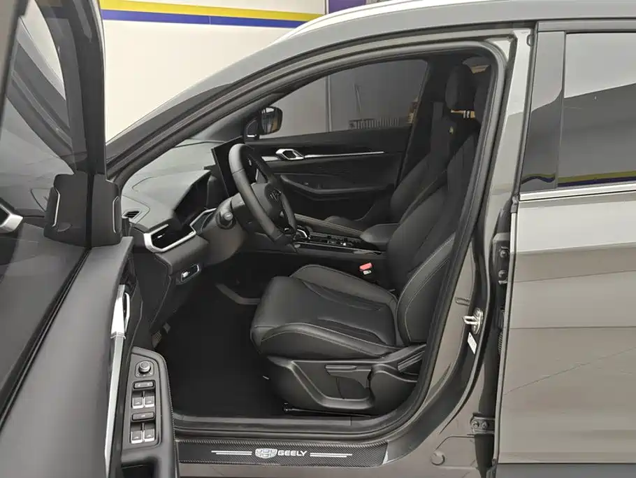 Фото 9 - Geely Coolray