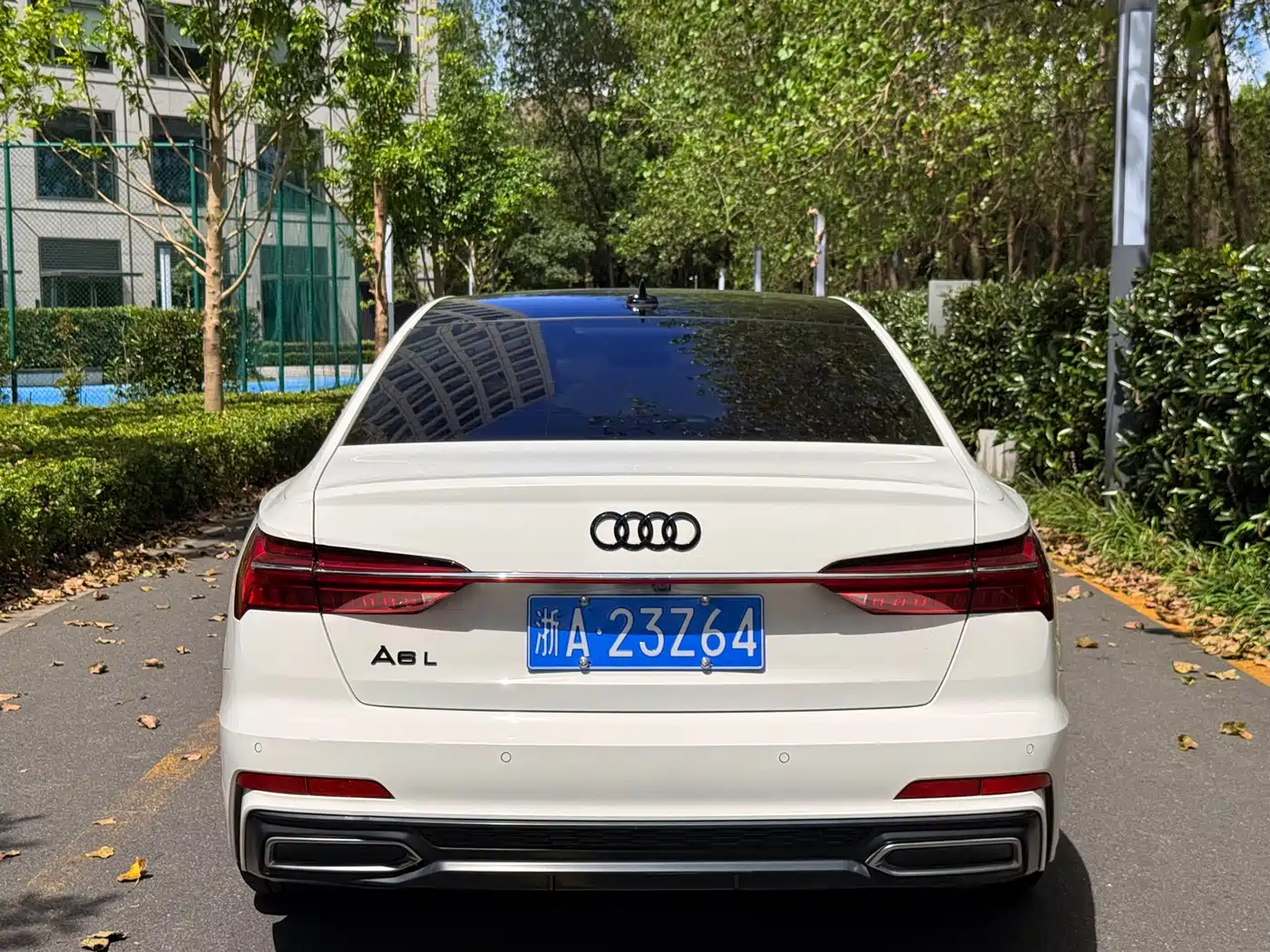 Photo 4 - Audi A6L