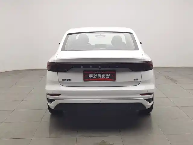 Geely Emgrand 2022 4th Generation 1.5L CVT Premium — фото 4