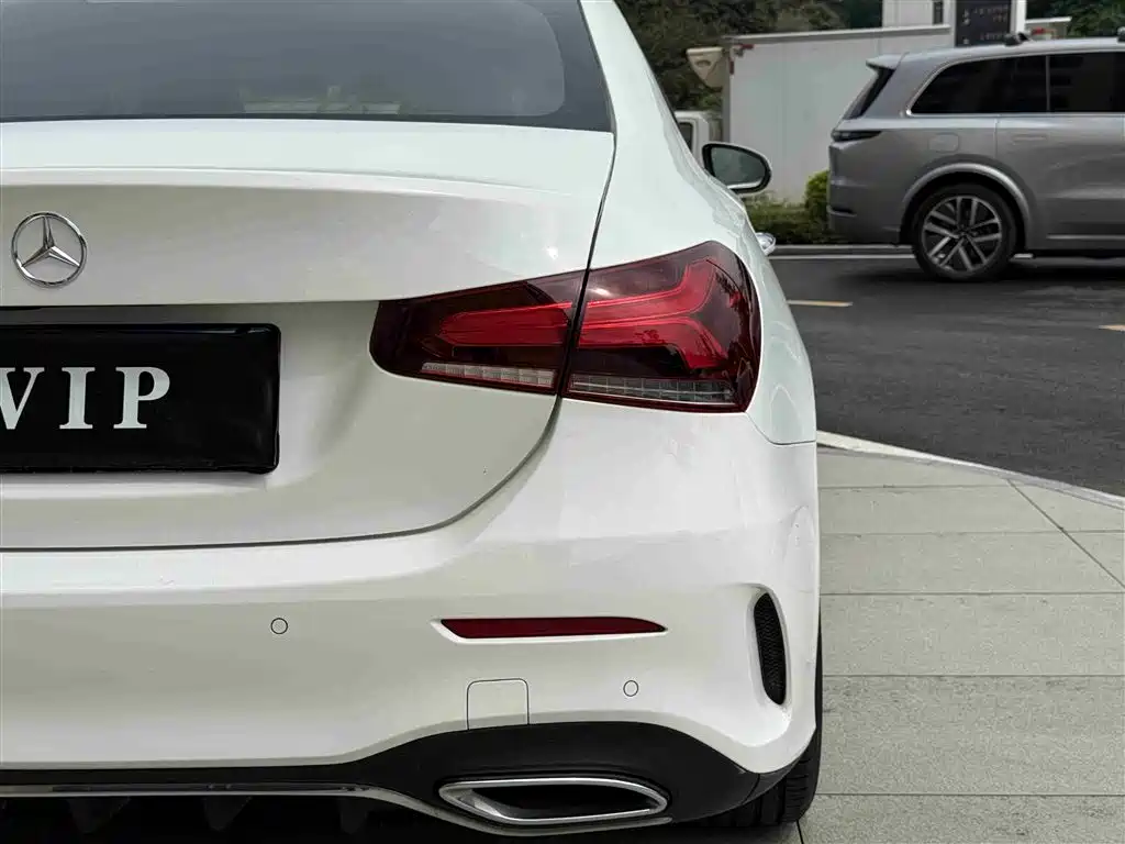 Mercedes-Benz A-Class 2020 A 200 L Sport Sedan фото 13