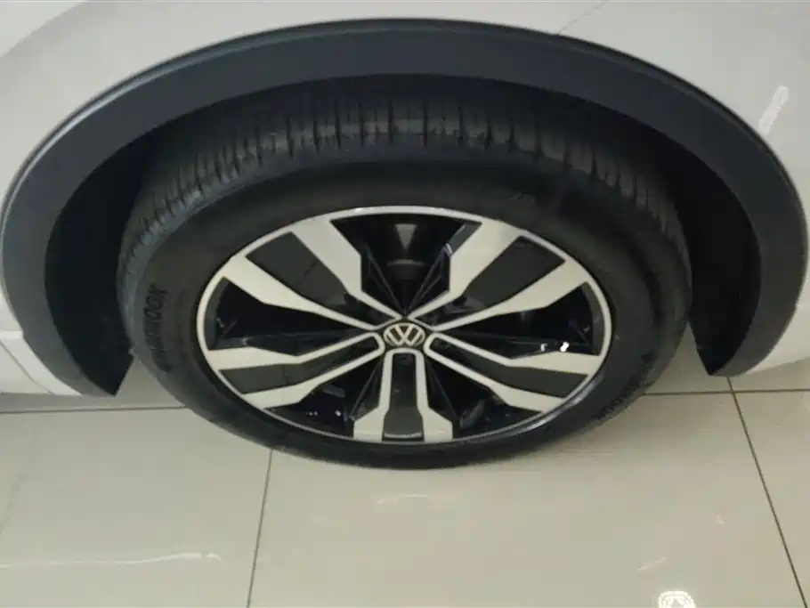 Volkswagen Tiguan L 2022 330TSI Automatic 2WD R-Line Flagship Edition фото 6