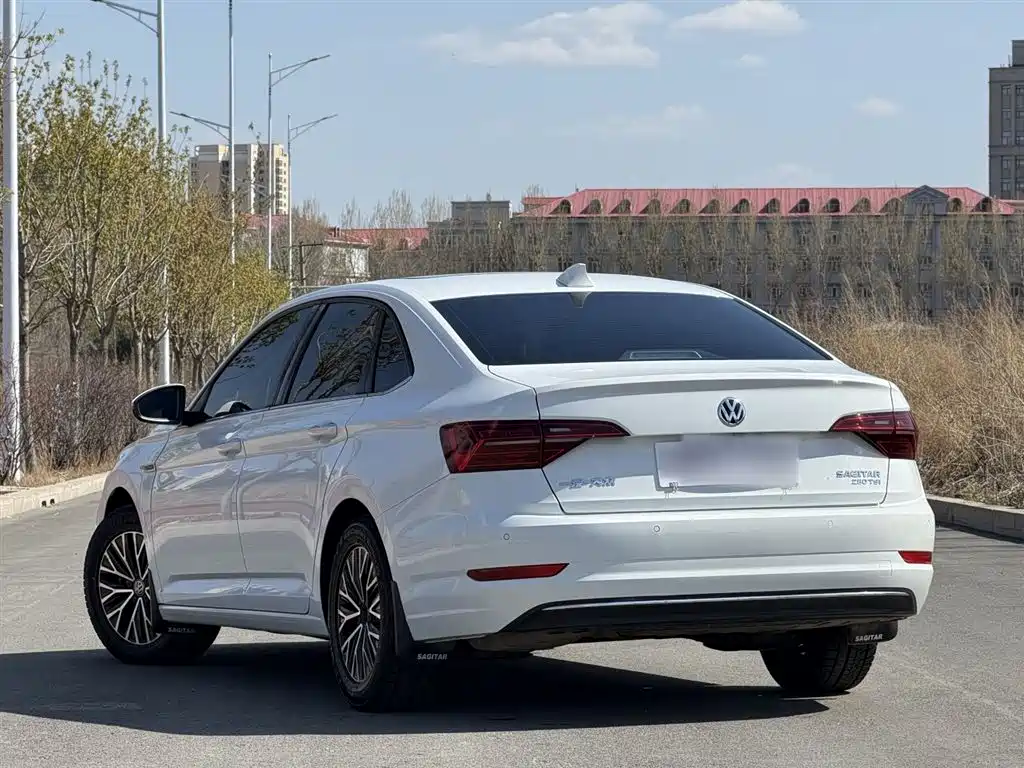 VOLKSWAGEN SAGITAR