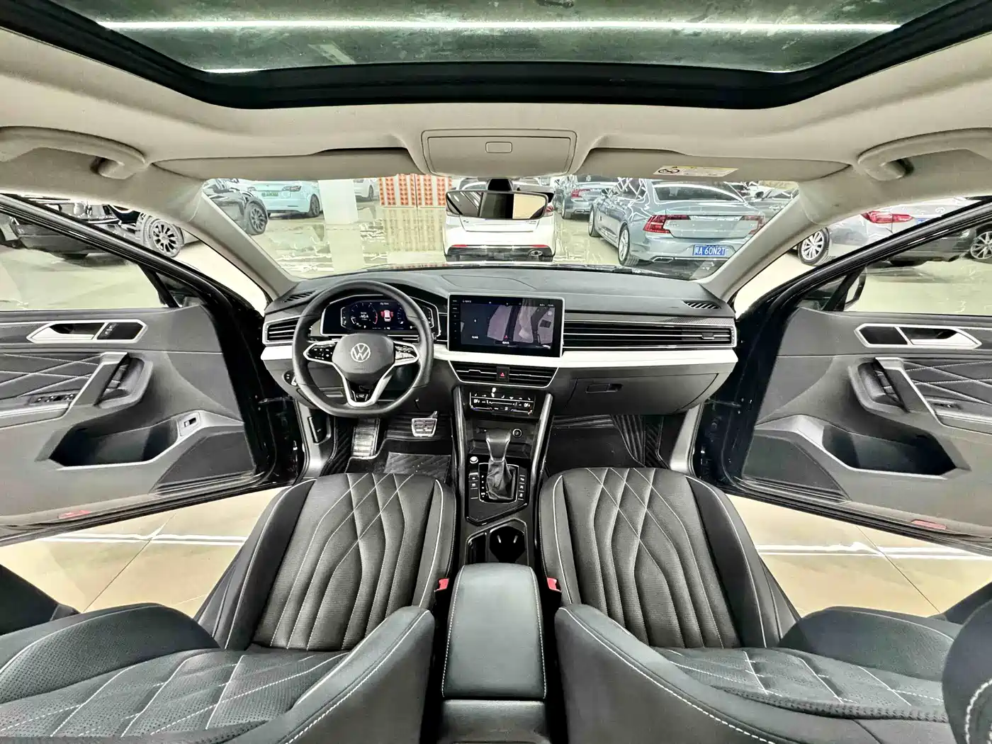 Volkswagen Tiguan L 2022 330TSI Auto 2WD R-Line Premium Edition фото 9