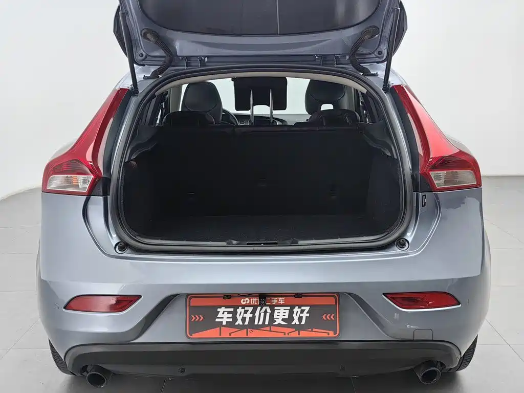 Volvo V40 2019 2019 T3 Momentum