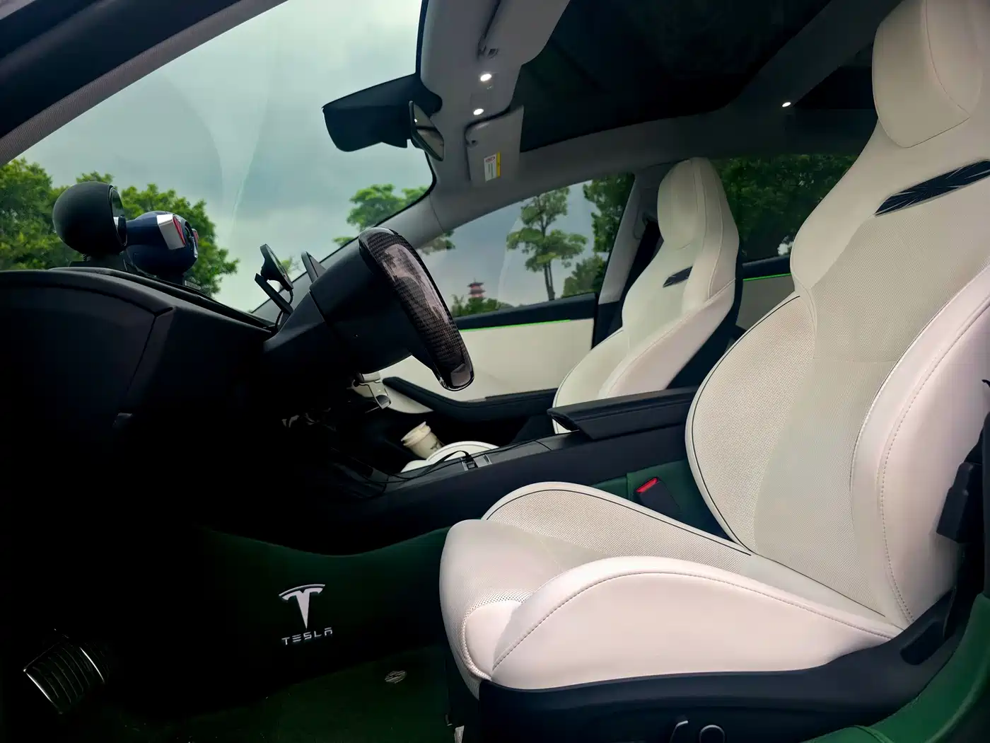 Фото 4 - Tesla Model 3