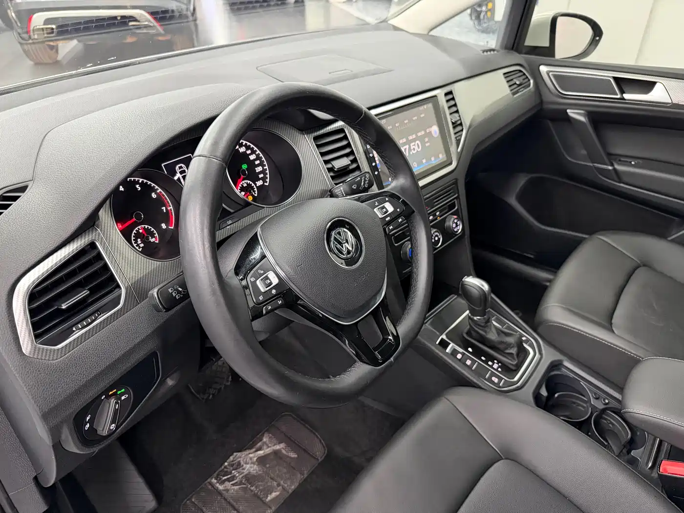 Volkswagen Golf Sportsvan 2019 280TSI Automatic Curiosity Edition China V фото 7