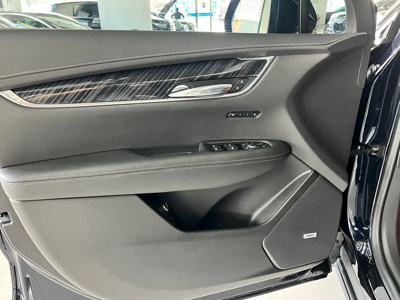 CADILLAC XT6