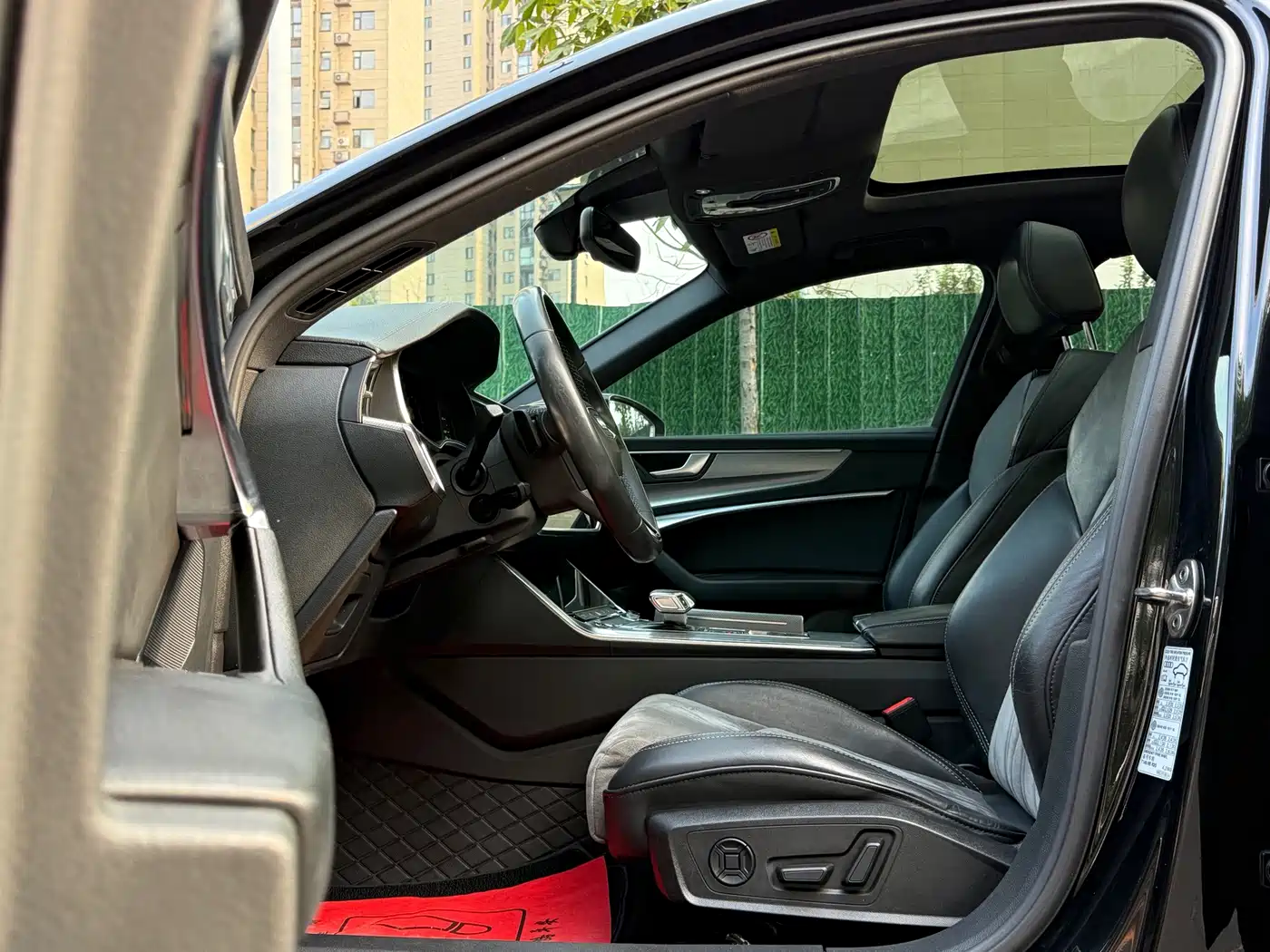 Фото 4 - Audi A6L