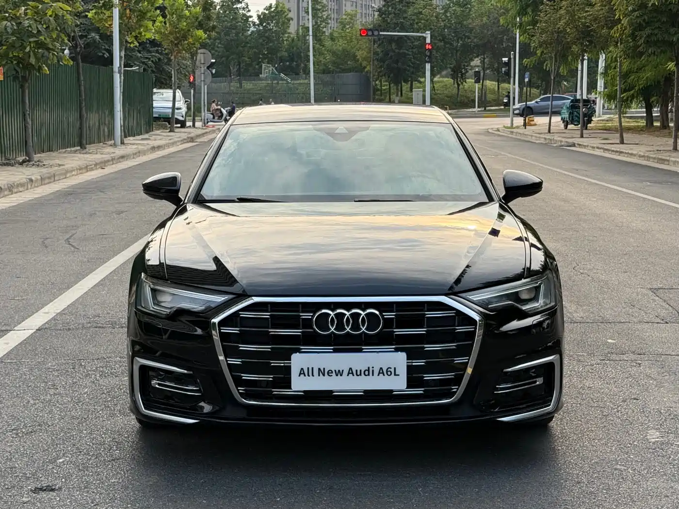Фото 2 - Audi A6L