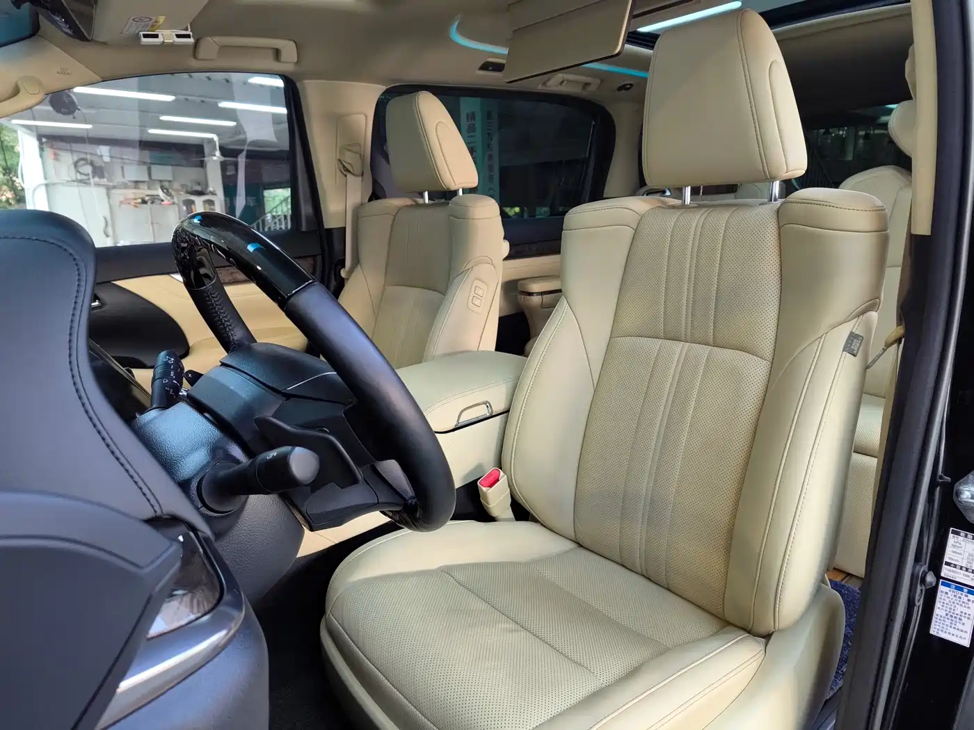 Toyota Vellfire 2021 Crown Hybrid 2.5L HV Supreme Edition фото 15