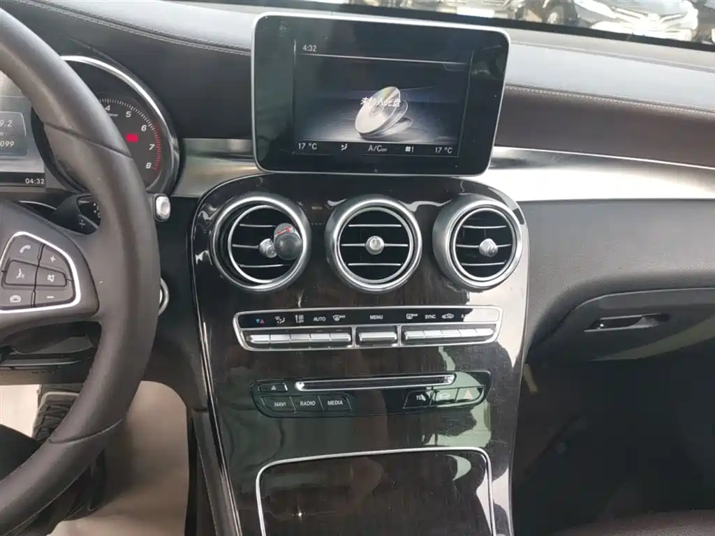 Mercedes-Benz GLC 2017 GLC 260 4MATIC Dynamic фото 13