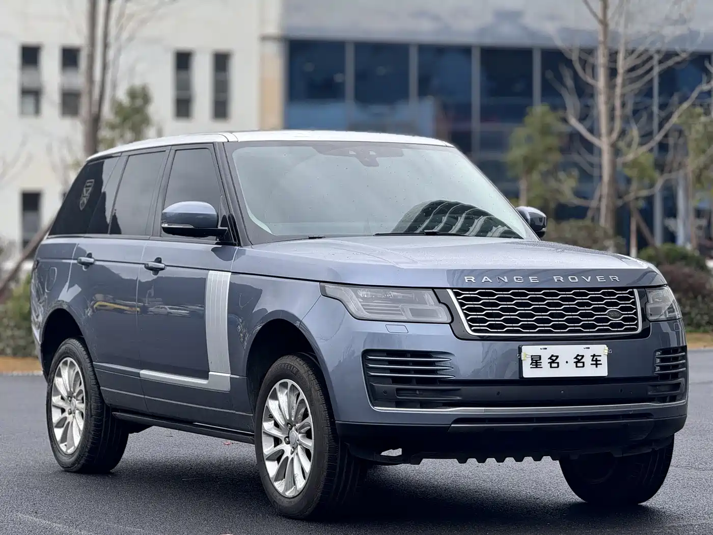 Land Rover Range Rover 2020 3.0 L6 Heritage Edition фото 3
