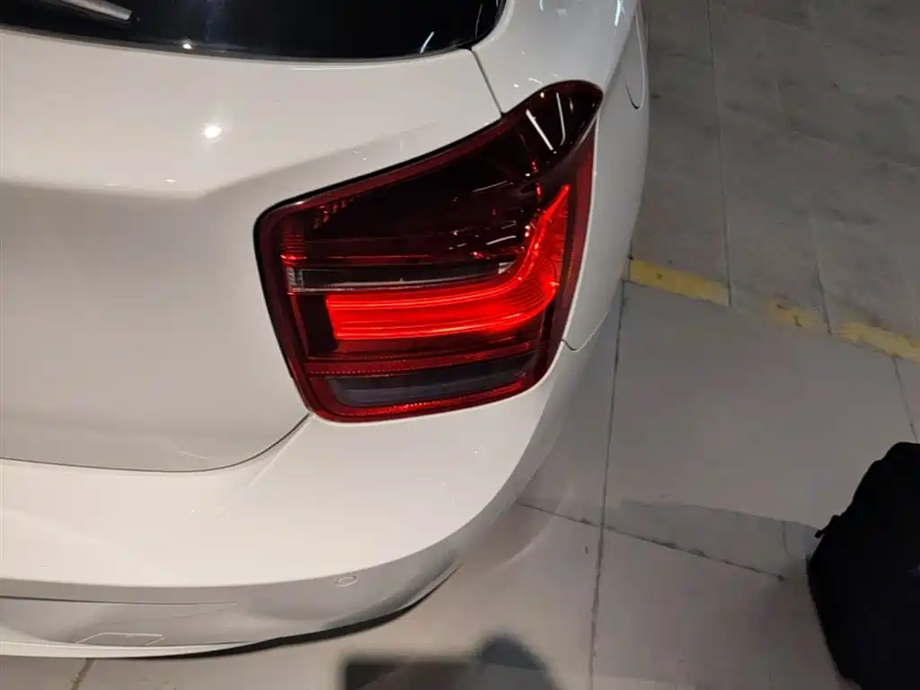 BMW 1 Series (Import) 2013 Facelift 116i Urban Model фото 8