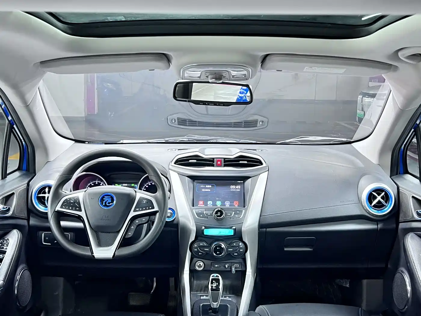 BYD Yuan New Energy 2018 EV360 Smart Connected Cool Edition фото 9