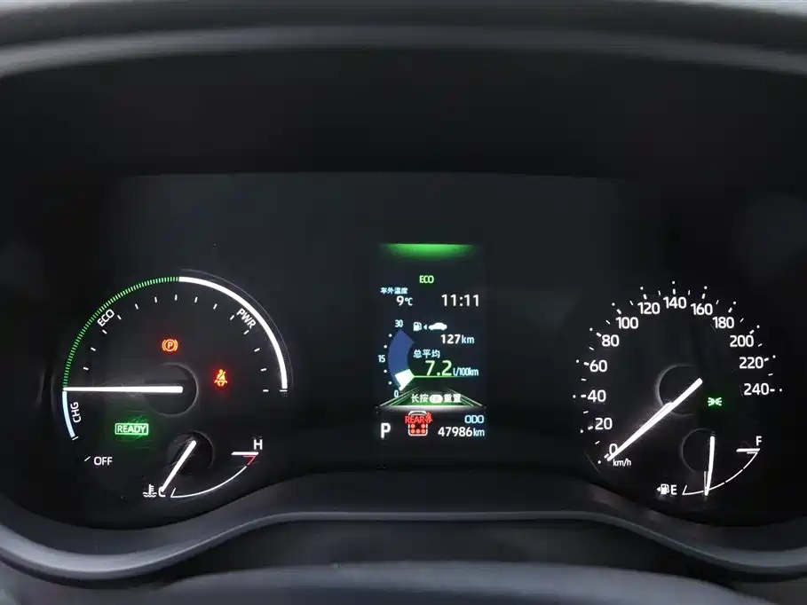 Toyota Granvia 2022 2.5L Hybrid Premium Edition фото 8