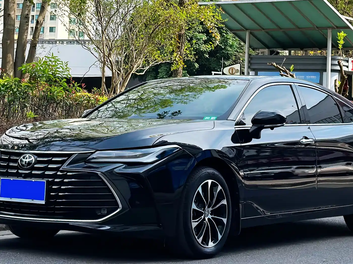 Toyota Avalon 2022 2.0L Luxury Edition фото 3