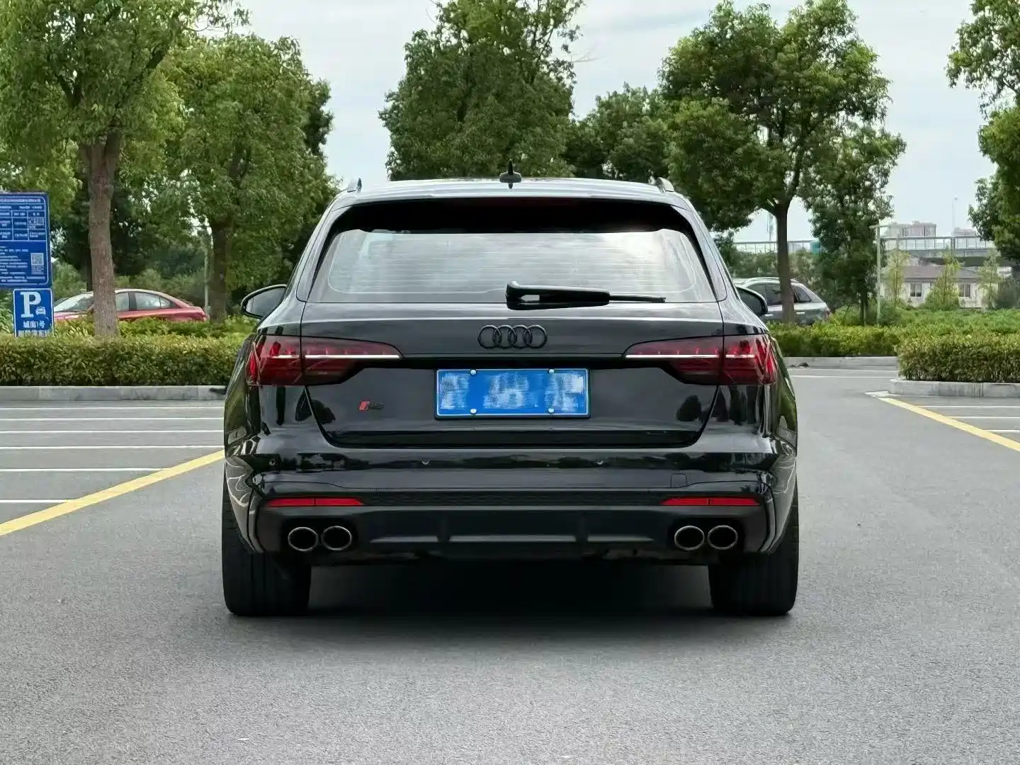 Photo 4 - Audi S4
