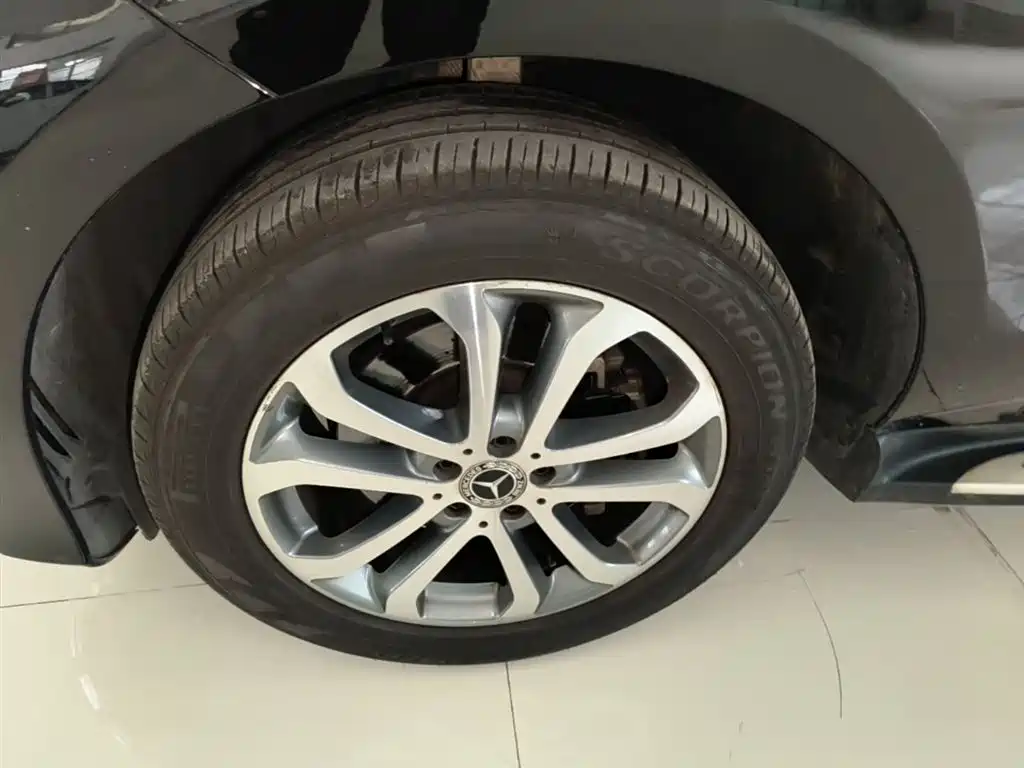 Mercedes-Benz GLE 2018 GLE 320 4MATIC Dynamic Ultimate Edition фото 23