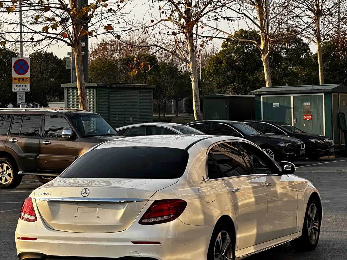 Mercedes-Benz E-Class 2018 E 200 L Sport фото 6