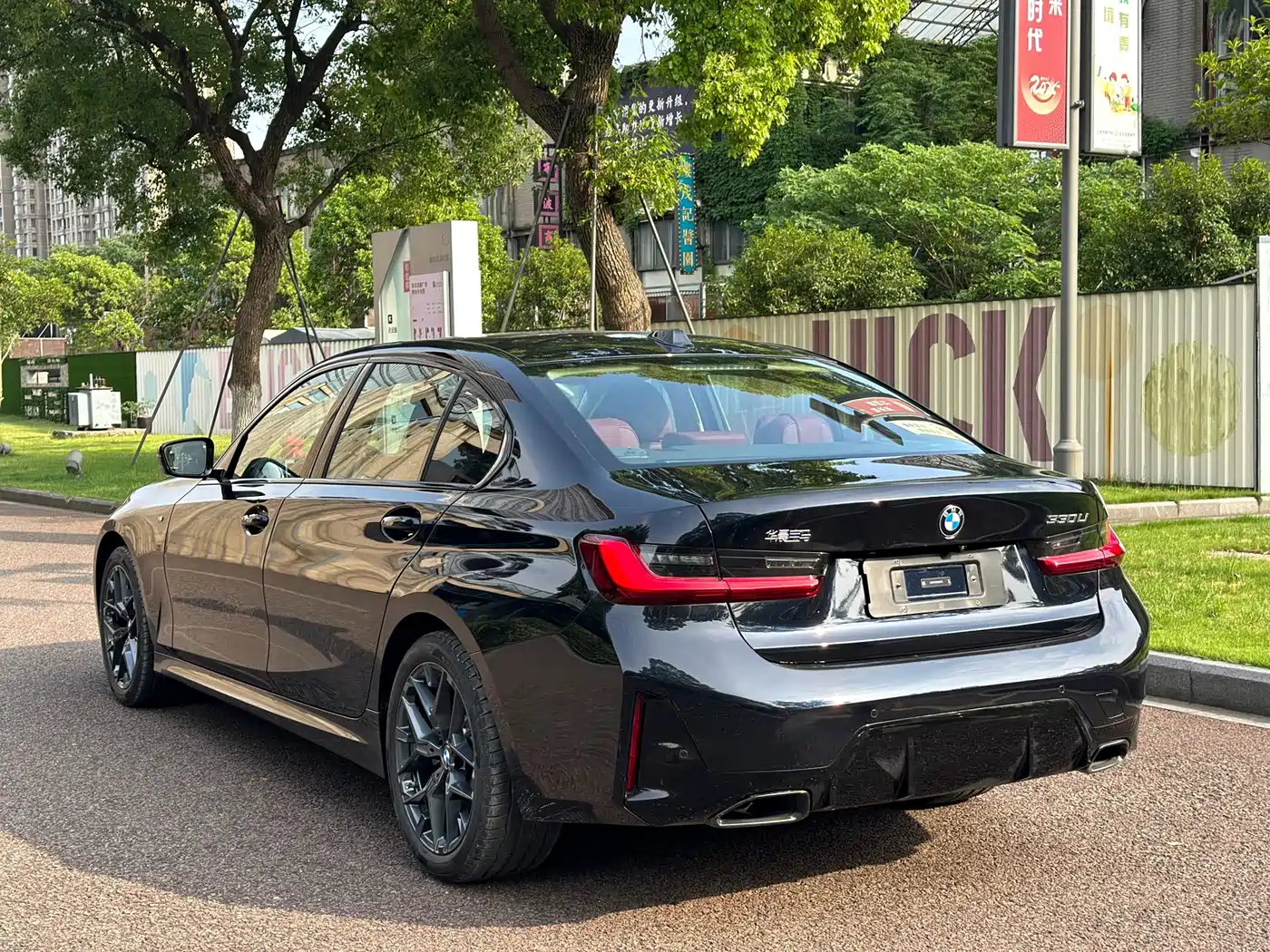 BMW 3 Series 2025 330Li M Sport Night Edition фото 14