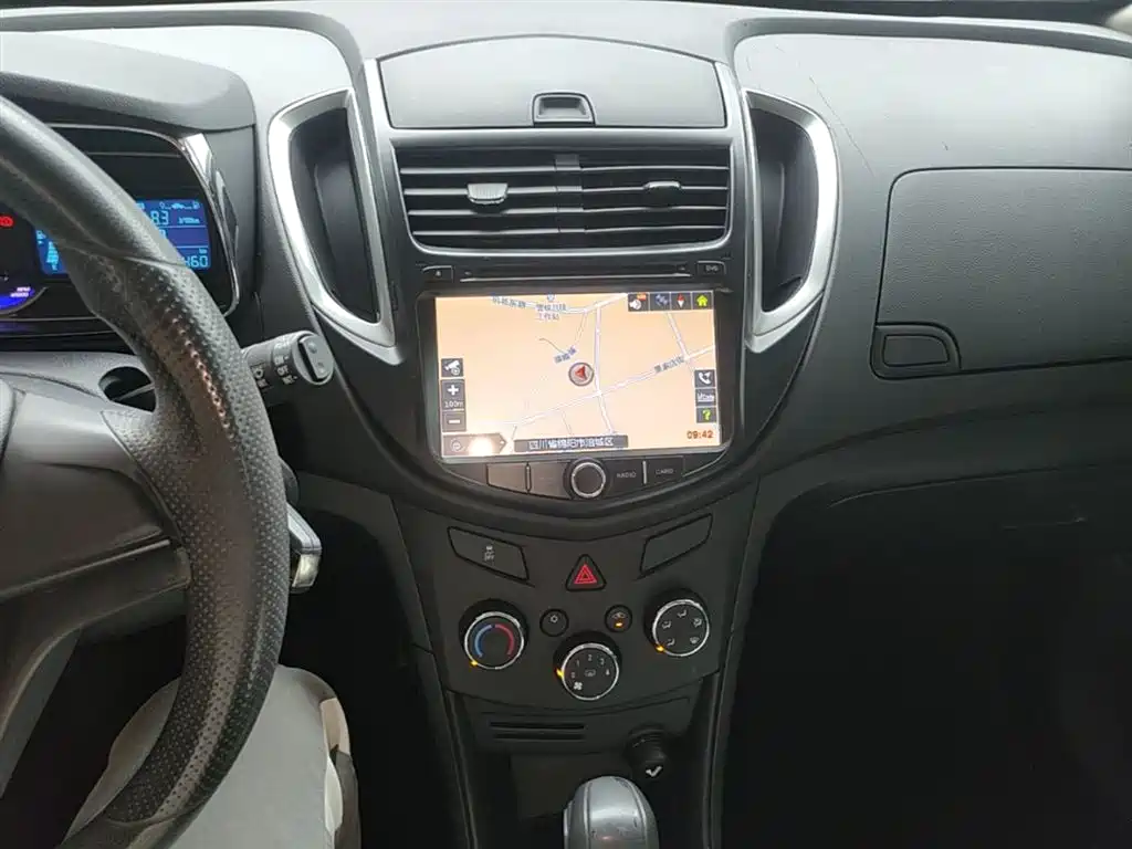 Chevrolet Trax 2016 1.4T Automatic 2WD Comfort Sunroof Edition фото 13