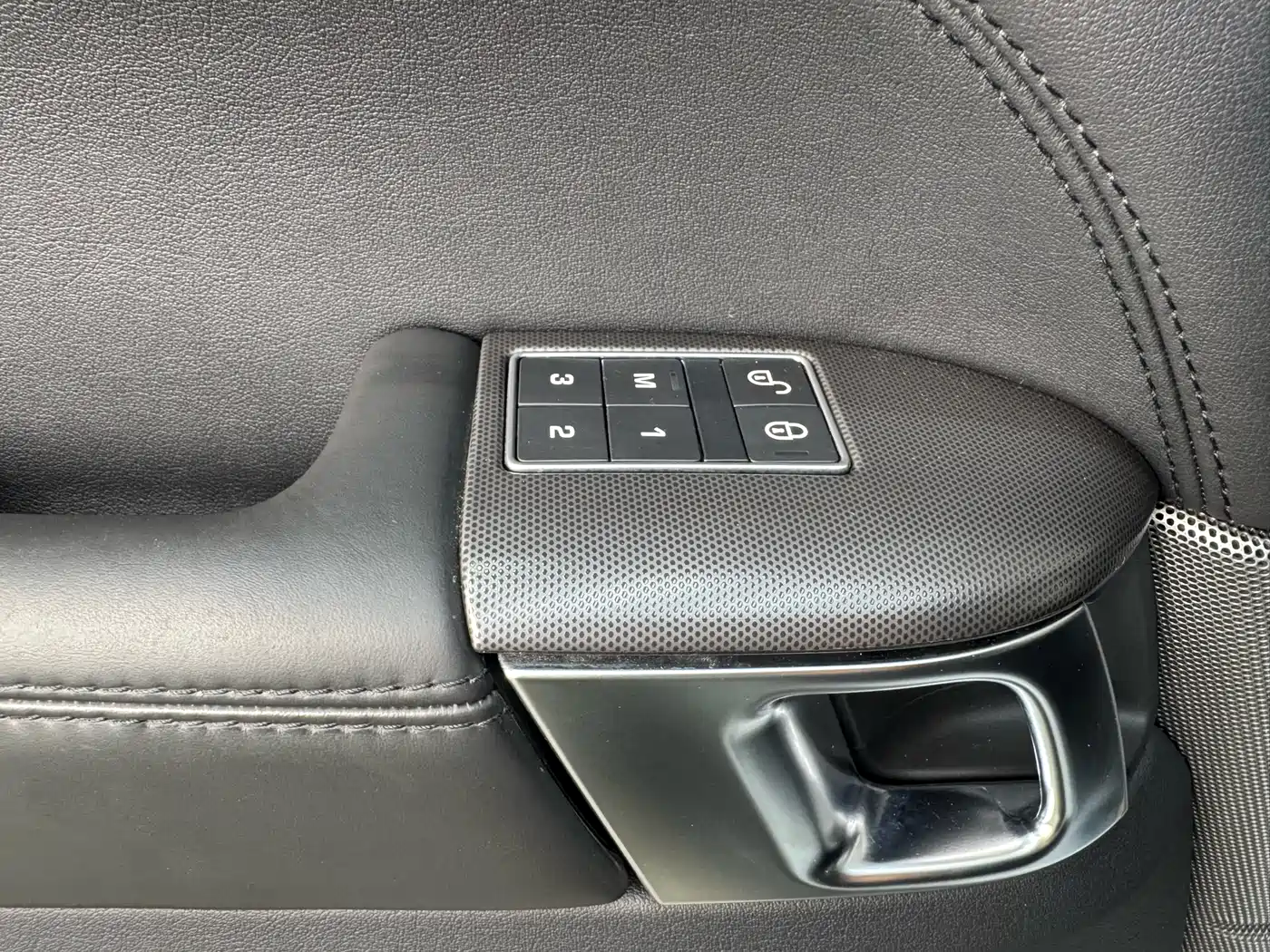 Land Rover Range Rover Sport 2016 Model 3.0 SC V6 HSE DYNAMIC фото 16