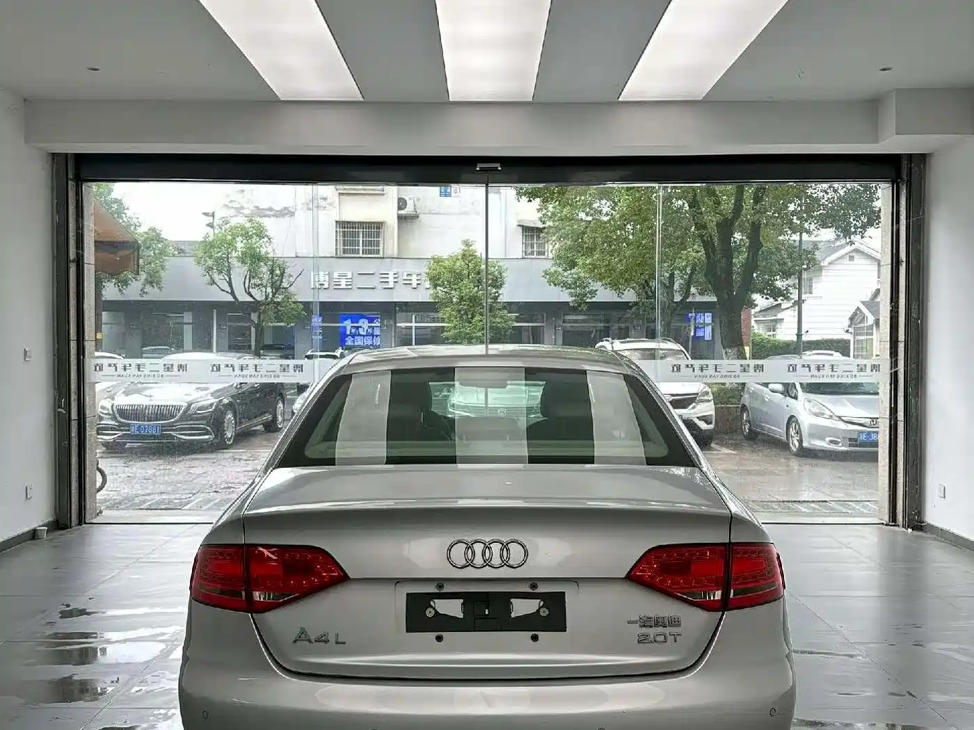 Photo 8 - Audi A4L
