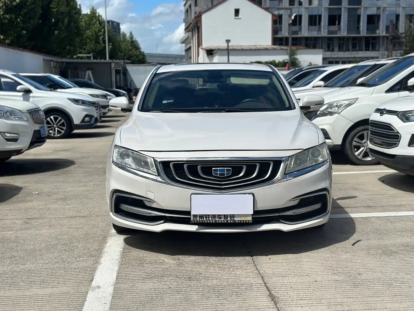 Фото 2 - Geely Borui
