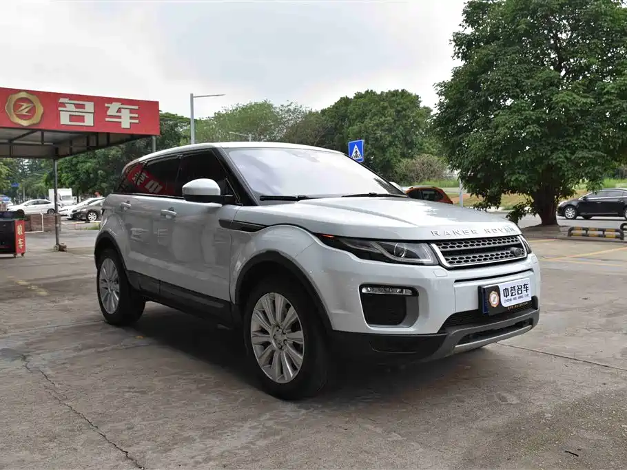 Land Rover Range Rover Evoque 2017 2.0T SE Smart Shine Edition фото 3