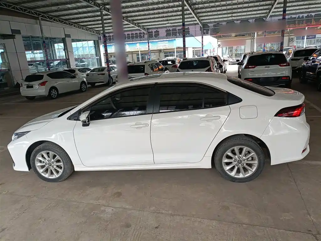Toyota Corolla 2021 1.2T S-CVT Luxury Edition фото 21