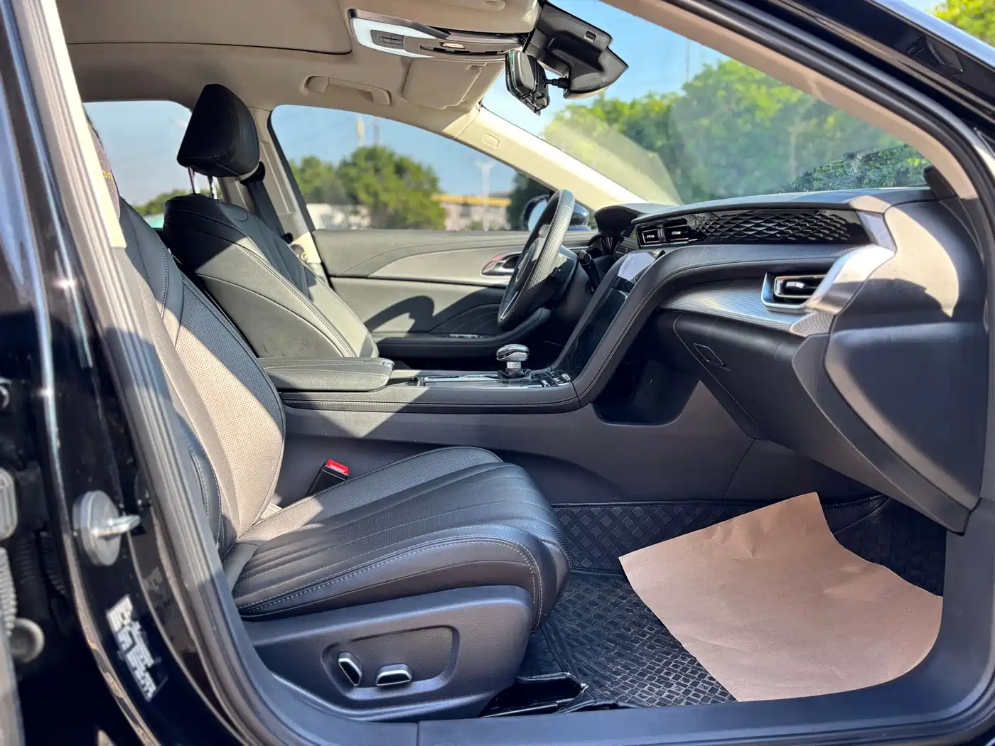 Hongqi H5 2024 1.5T DCT Smart Connect Flag Rhythm Edition фото 19