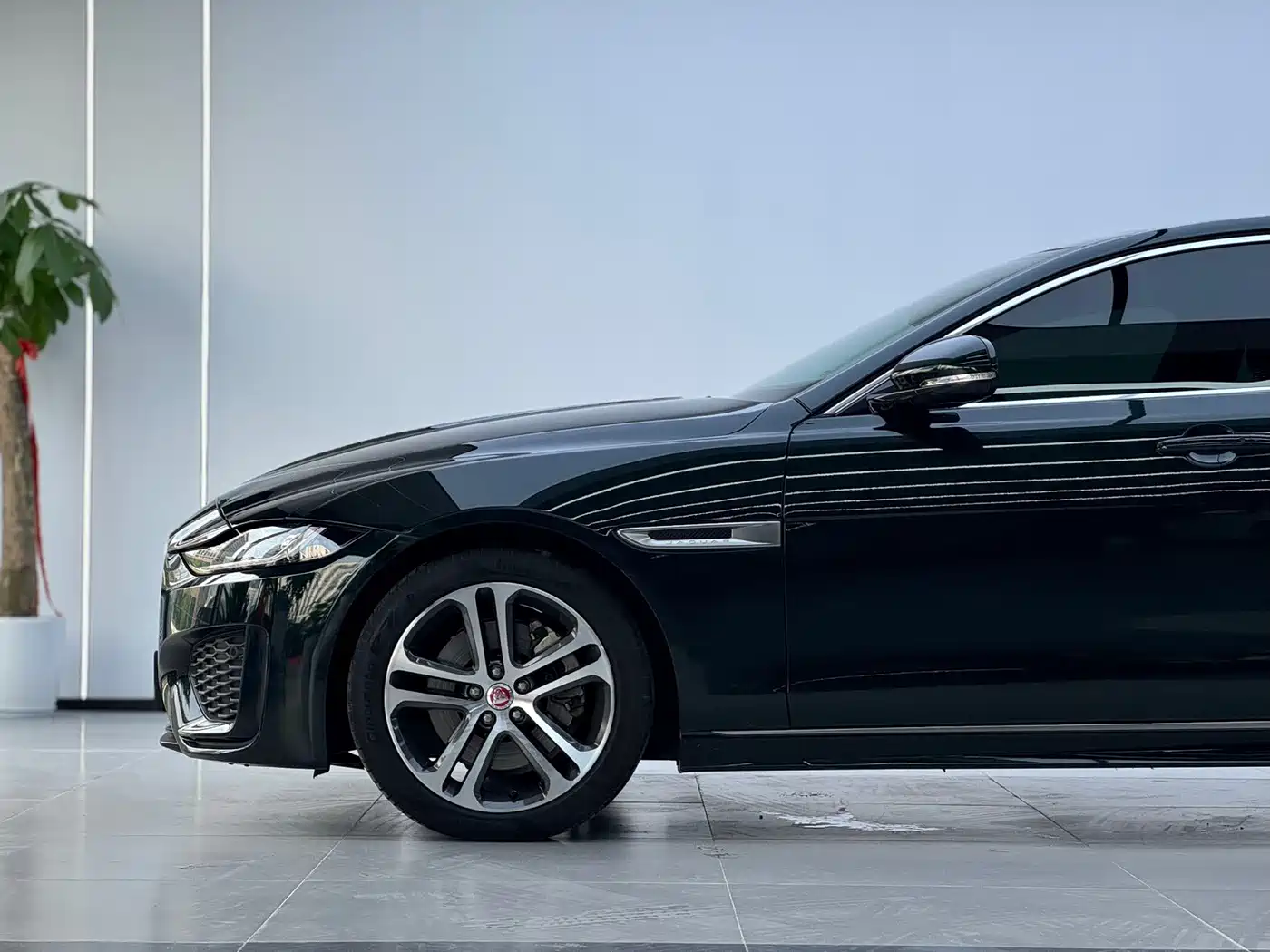 Jaguar XEL 2023 2023 2.0T 250PS R-DYNAMIC S Progressive Sport