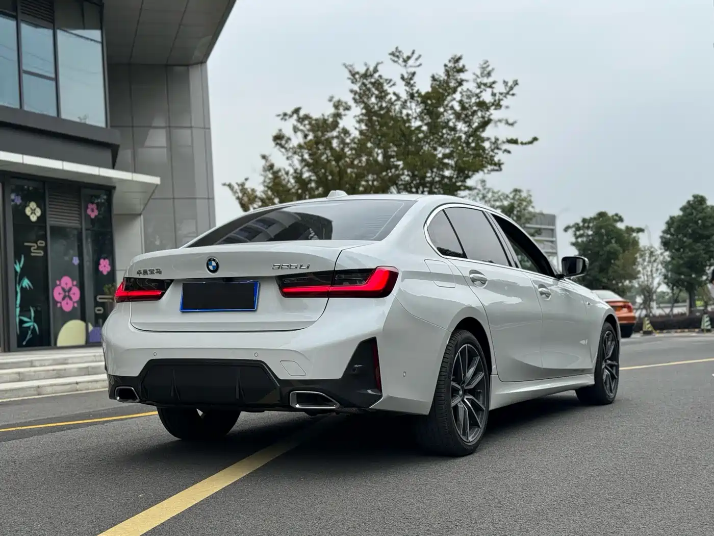 BMW 3 Series 2023 325Li M Sport Package фото 10