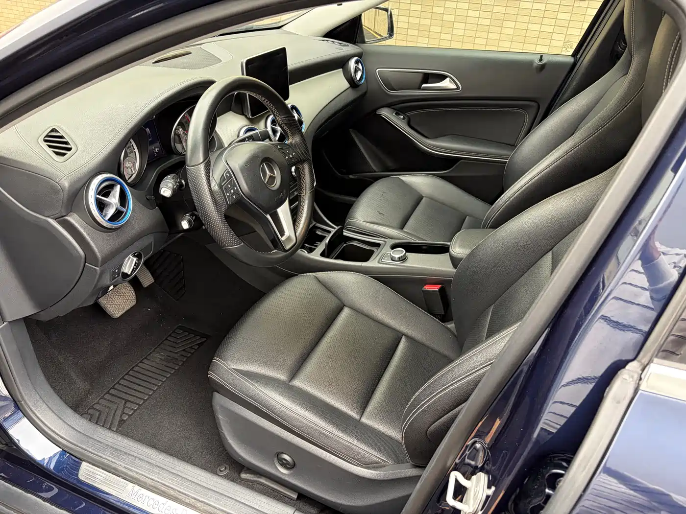 Mercedes-Benz GLA 2016 GLA 220 4MATIC Fashion фото 4