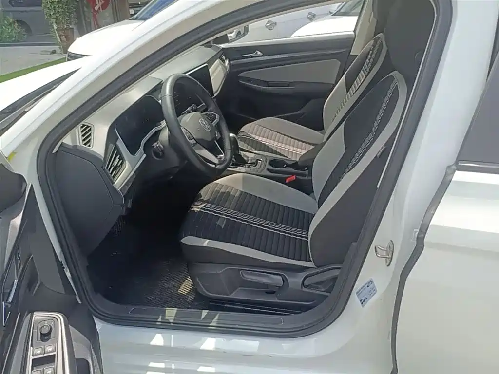 Volkswagen Bora 2024 200TSI DSG Smooth Ride Edition фото 15