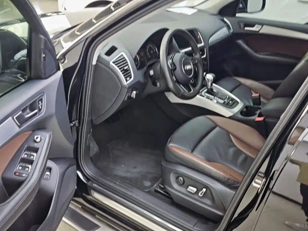 Audi Q5 2018 2017 Plus 40 TFSI Technology