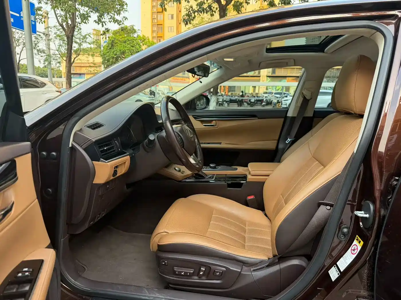 Lexus ES 2015 200 Elite Edition фото 8