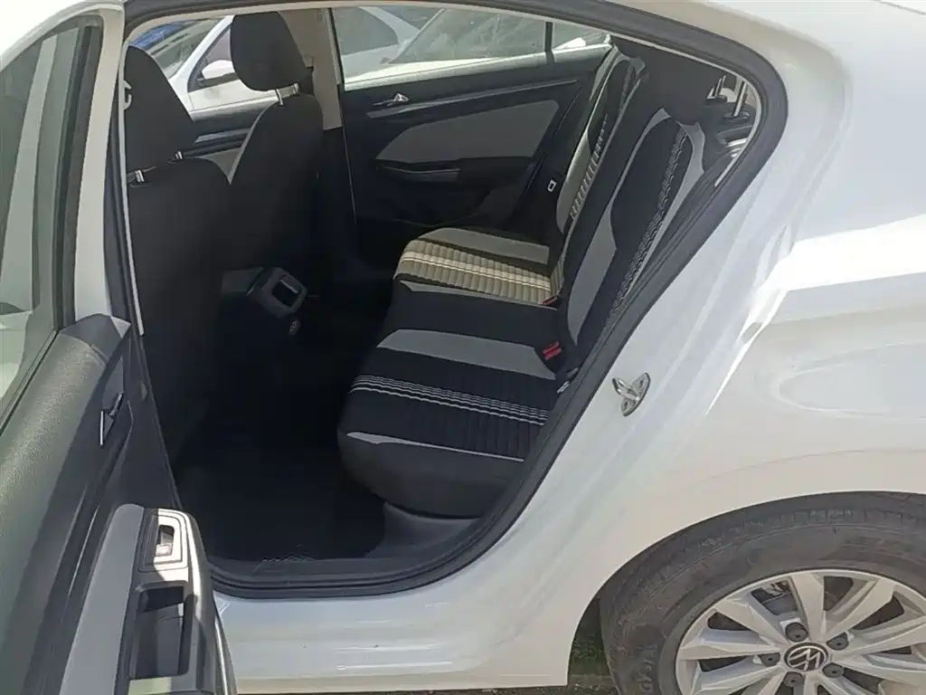 Volkswagen Bora 2024 200TSI DSG Smooth Ride Edition фото 17