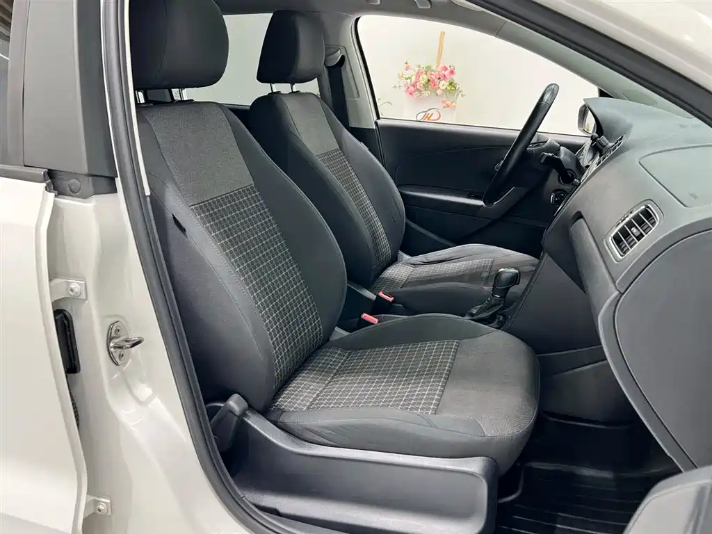 Volkswagen Polo 2018 1.5L Auto Comfort фото 8