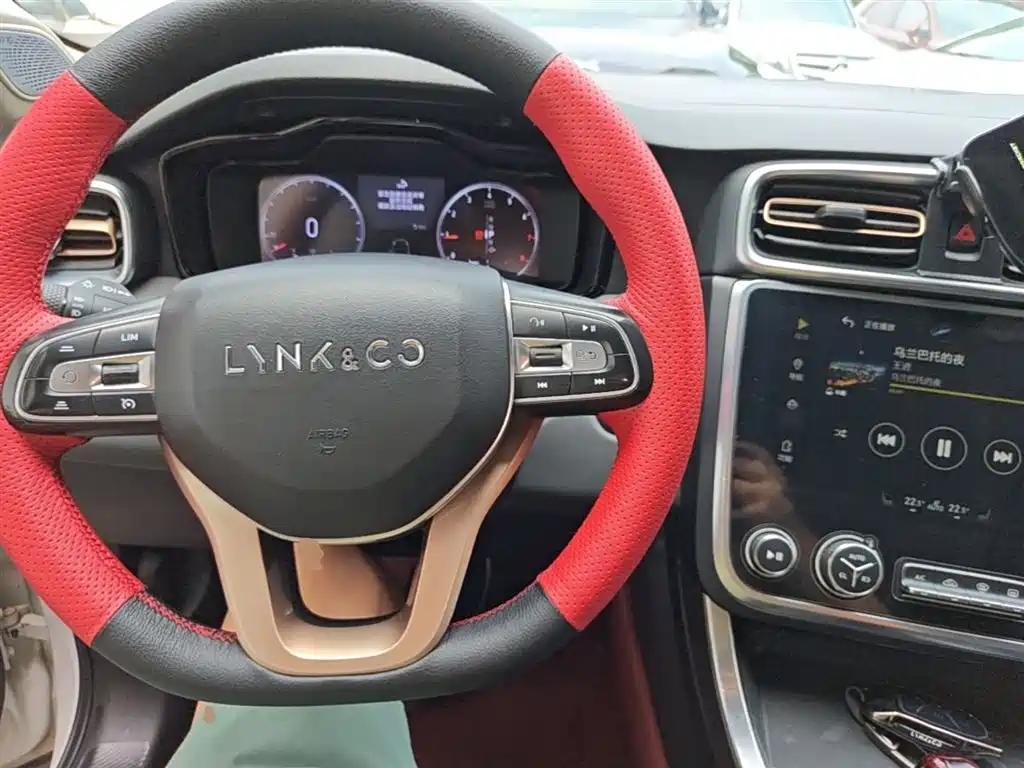 Lynk & Co 01 2017 2.0T 2WD Pro Version фото 10
