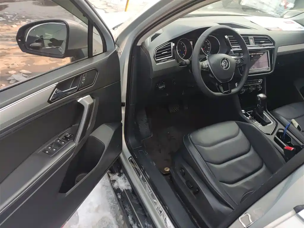 Volkswagen Tiguan L 2018 Facelift 330TSI Automatic 2WD Luxury Edition фото 13