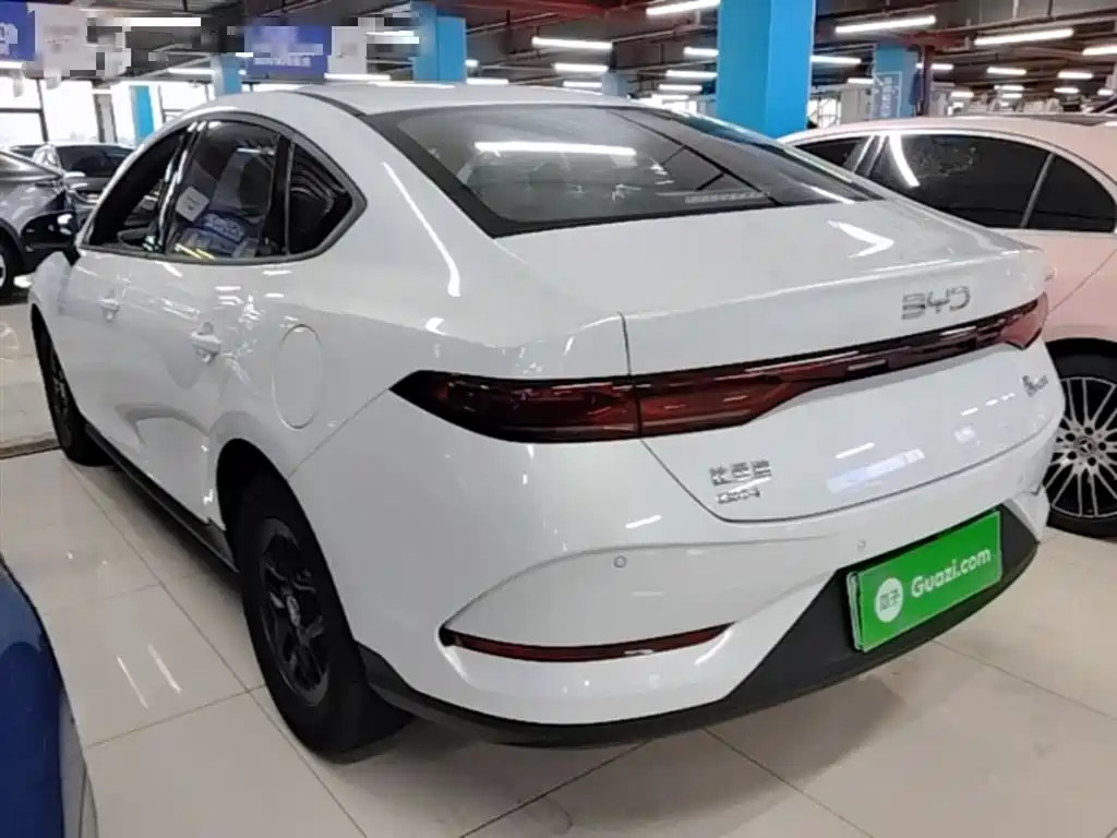 BYD Qin PLUS 2025 DM-i Smart Drive 55KM Leader фото 5