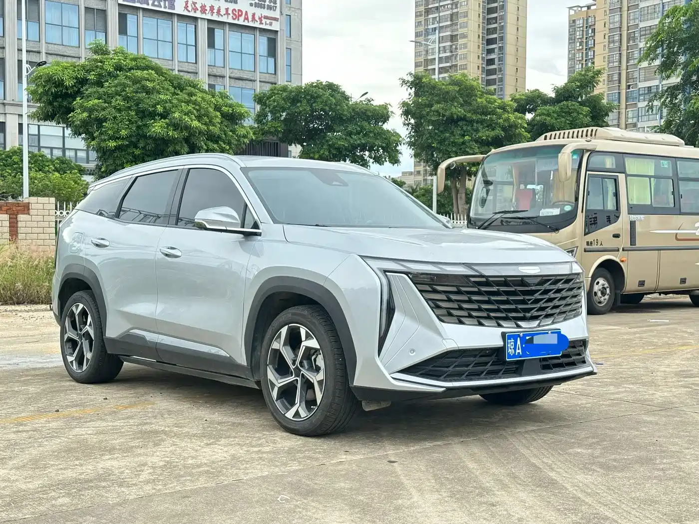 Фото 3 - Geely Boyue L
