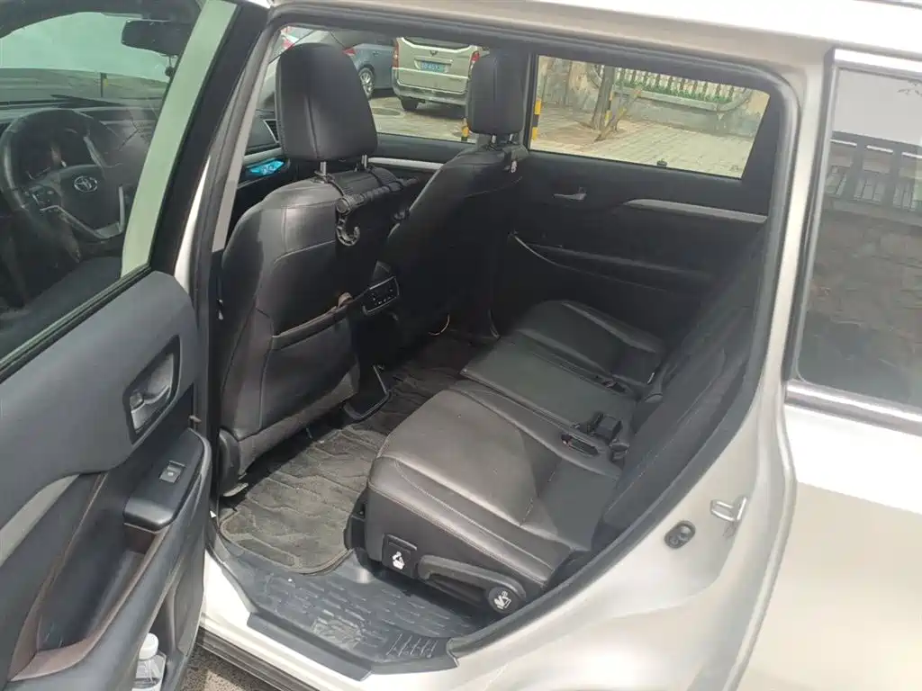 Toyota Highlander 2015 2.0T AWD Luxury Edition 7-seater фото 15