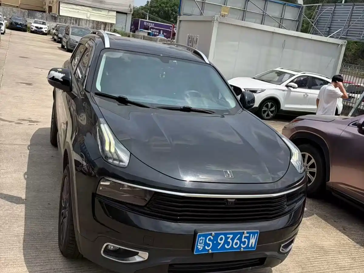 Lynk & Co 01 2020 2.0T 2WD Pure Pro Version (China VI) фото 3